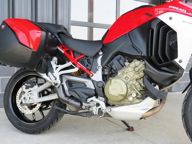 2022 Ducati Multistrada V4S Ducati Red / Forged Wheels in Sport Bikes in Cambridge - Image 8