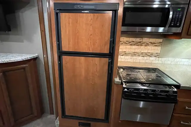 2018 Holiday Rambler Admiral 30U – Pre-Owned Class A Motorhome.  in RVs & Motorhomes in Red Deer - Image 30