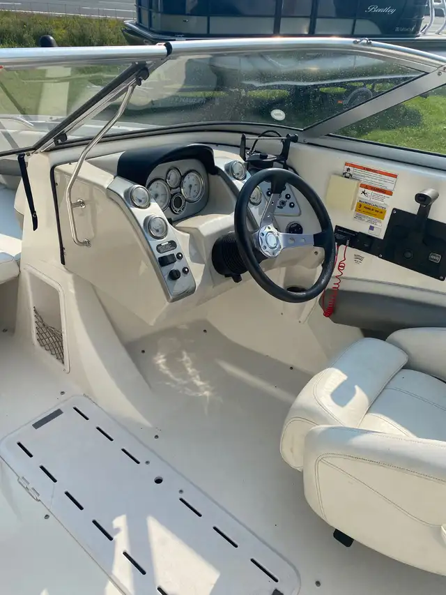 2008 Larson XLI 208, Volvo Penta and Trailer in Powerboats & Motorboats in Oshawa / Durham Region - Image 7