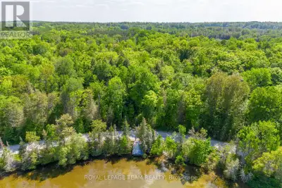 This 0.927 acre private treed lot offers plenty of room to build your dream home or cottage. Located...