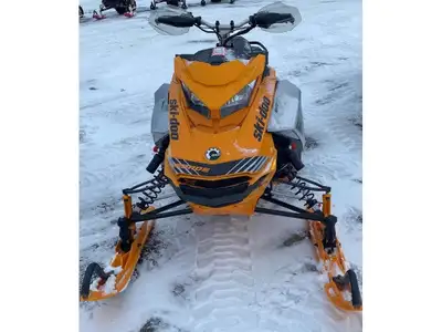 2019 Ski-Doo Renegade X-RS 850 E-TEC Ripsaw 1.25 w/Adj. Pkg. 2019 Ski-Doo Renegade X-RS 850 E-TEC Ri...