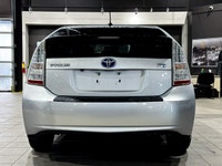 High-Value Options: Sunroof Leather Interior Navigation Low Mileage The 2010 Toyota Prius offers out... (image 4)