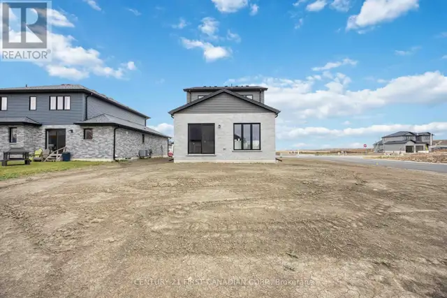 9 POSTMA CRESCENT North Middlesex (Ailsa Craig), Ontario in Houses for Sale in Grand Bend - Image 31