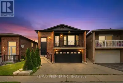 Multi-Level Ground + Lower Suite in Detached Backsplit Featuring Private Entrance, Exclusive Backyar...