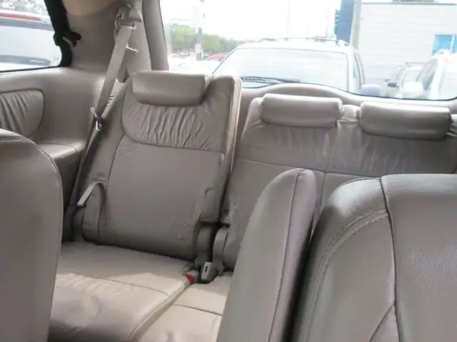 2011 Toyota Sienna Limited AWD in Cars & Trucks in City of Montréal - Image 17