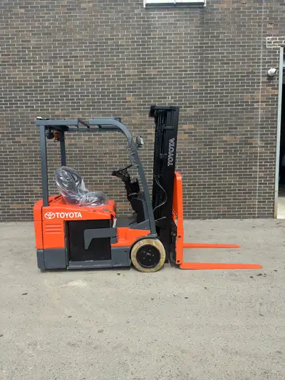 Keywords: Toyota forklift, electric forklift, 3-wheel forklift, 3-stage mast, 3,000 lbs capacity, fo...