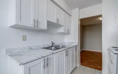 Get 1 Month Free Rent!* Welcome to Williams Square at 15 Eastbourne Dr. and 37 Eastbourne Dr. In Bra...