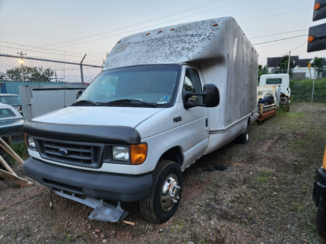Parting out 2007 Ford cube van in Other in New Glasgow - Image 2