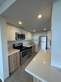 Balliol Towers Stunning Renovated 2 Bedroom,1 bathrooms Located in a high demand areaYonge & Davisvi... (image 3)