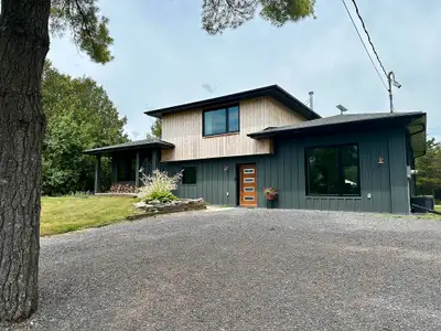 2598 Orser Road - 3 bedroom home in Elginburg!