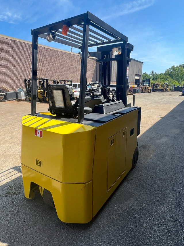 1995 Drexel SLT30 3000LB Electric Forklift in Heavy Equipment Parts & Accessories in Oakville / Halton Region - Image 4