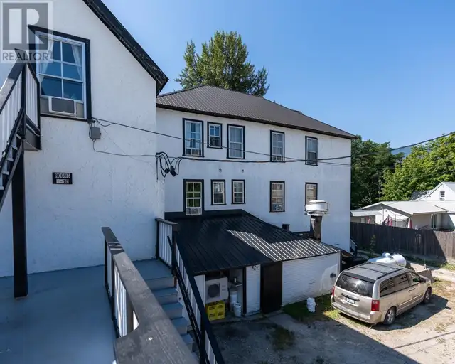 92 4TH Avenue Nakusp, British Columbia in Commercial & Office Space for Sale in Nelson - Image 18