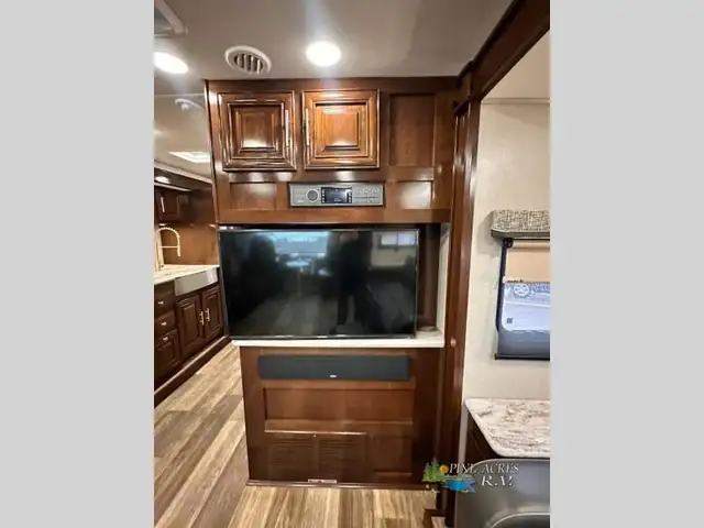 2018 Forest River RV Georgetown 7 Series 34P7 only 12 k Miles in RVs & Motorhomes in Moncton - Image 19
