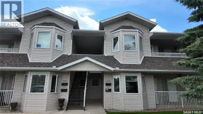 Welcome to 3241 Woodhams Drive E. Located in one of the most desirable neighbourhoods in the city, t...