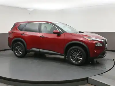 Powered by a 2.5L 4-cylinder engine paired with Intelligent FWD, this 2021 Nissan Rogue S offers a c...