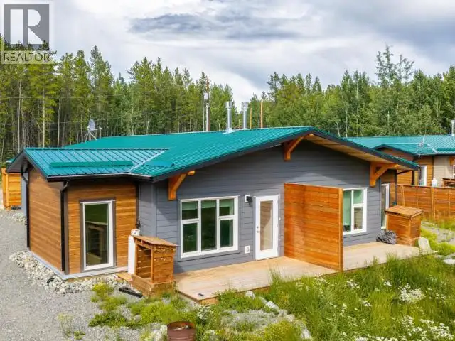 35- TAKHINI MEADOWS DRIVE Whitehorse North, Yukon in Houses for Sale in Whitehorse - Image 4