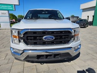 Command immediate performance with this rugged 2022 FORD F-150 XLT, equipped with the dominant 3.5L... (image 1)