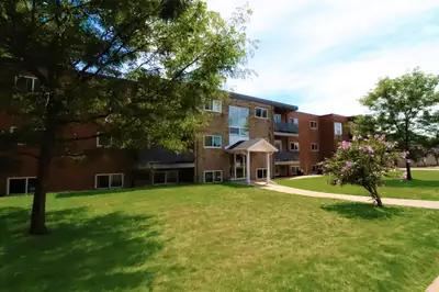 2 BEDROOM APARTMENT FOR RENT!