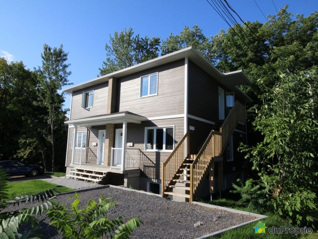 $925,000 - Triplex for sale in Neufchatel — photo 1
