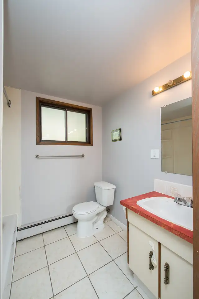 Carlton Court - 1 BED ROOM Apartment for Rent in Long Term Rentals in Edmonton - Image 18