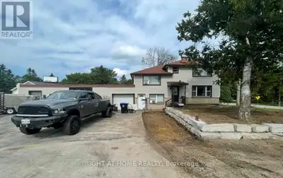 Welcome To 3831 Soules Road! This 4 Level Sidesplit Offers 4 Spaceious Bedrooms, 2 x 4 Pc Baths, and...