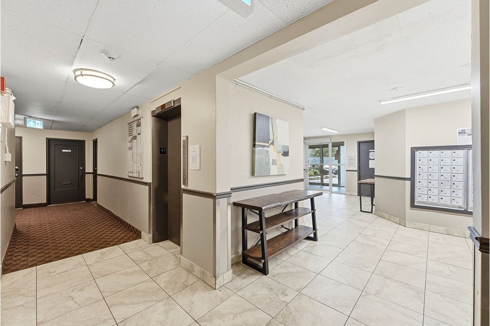 Kingsberry Towers Apartments - 1 Bedroom, 1 Bath A Apartment for 5