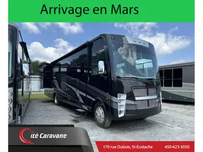 Coachmen Encore 325SS 2023. Le 325SS mesure environ 35 pieds 4 pouces de longueur et 1 extension a m...