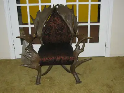 ANTIQUE CHAIR., View more