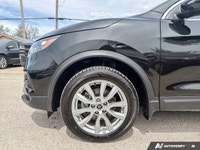 | Blind Spot Warning | Power Moonroof | Heated Front Seats | Heated Steering Wheel | Rear Parking Se... (image 8)