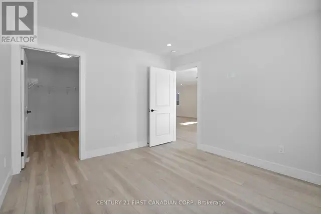 29 SHELDABREN STREET North Middlesex (Ailsa Craig), Ontario in Houses for Sale in Grand Bend - Image 21