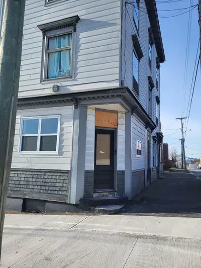 Newly renovation 1 bedroom unit. This unit has been upgraded right down to the electrical, plumbing,...