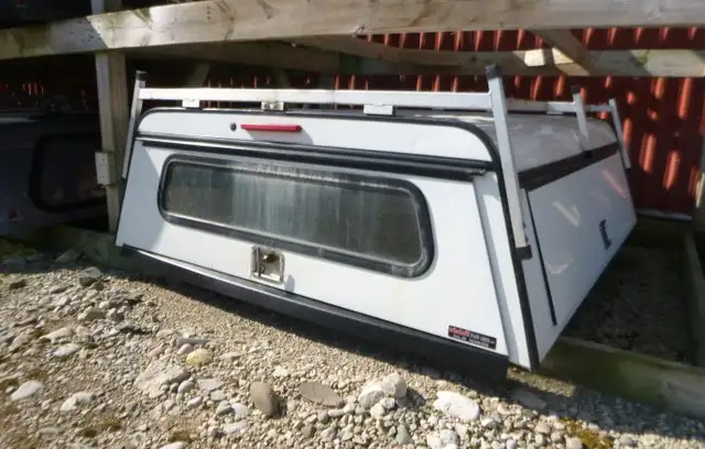 2014 - 2018 GMC Sierra or Chevrolet Silverado 6'6 White Raider in Other Parts & Accessories in Kitchener / Waterloo - Image 2