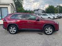Vehicle Highlights: - Accident free - Highly optioned Limited model - Hybrid Here's a beautiful Toyo... (image 7)
