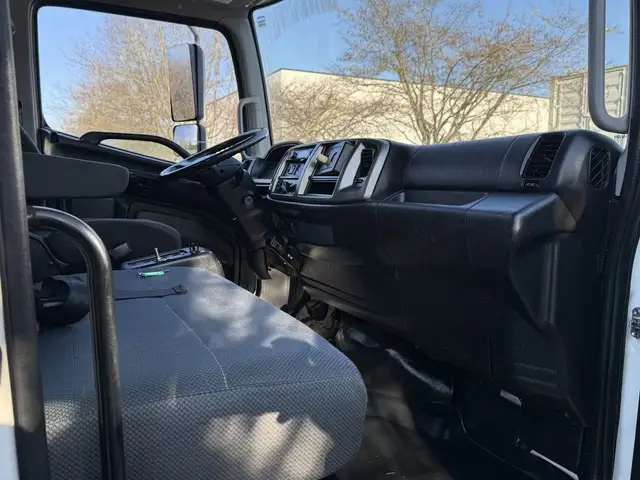 2015 Hino 358 22 Foot Dump Flatdeck with Amco Veba Crane and Air in Heavy Trucks in Regina - Image 35