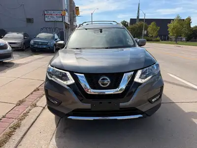 2019 Nissan Rogue AWD SV,excellent conditions,two previous owners,carfax shows a minor claim,safety...