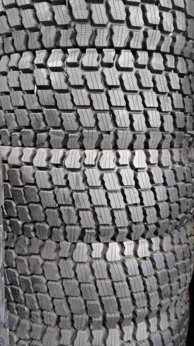 23.5R25 E-2/L-2 TUBELESS BRAND HILO SNOWMASTER in Tires & Rims in Mississauga / Peel Region - Image 6