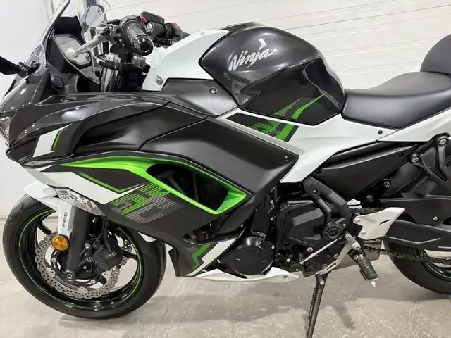 2022 Kawasaki Ninja 650 Pearl Robotic White in Sport Bikes in St. Albert - Image 13