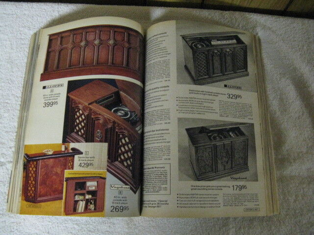 Eatons 1975 Fall And Winter  Catalogue , Last Printing in Arts & Collectibles in Kawartha Lakes - Image 3