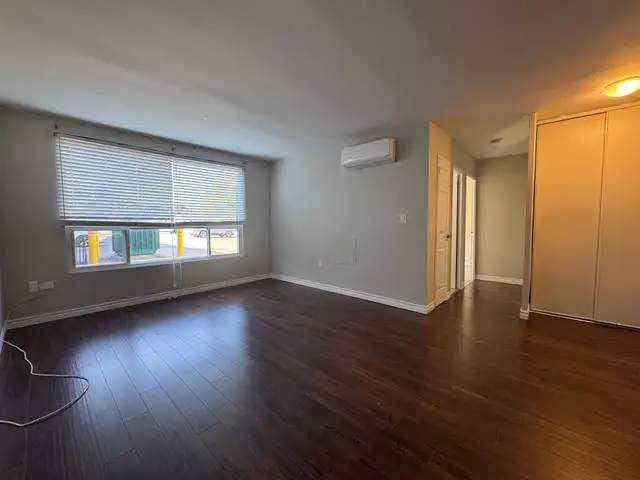 Updated 1 Bedroom & 1 Bathroom Apartment! in Long Term Rentals in Sarnia - Image 6