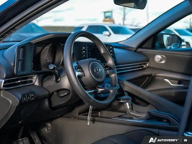 2023 Hyundai Elantra Essential Fwd | Cloth | Heated Seats in Cars & Trucks in Mississauga / Peel Region - Image 16