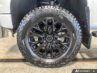 Welcome to Mann-Northway Auto Source. Experience formidable capability and refined power in this 202... (image 9)