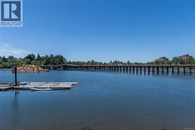 201 380 Waterfront Cres Victoria, British Columbia in Condos for Sale in Victoria - Image 31