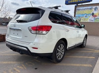 RECERTIFIED | 2016 Nissan Pathfinder 4WD SL | Rebuilt Title | 7 Passenger Enjoy space, comfort, and... (image 5)