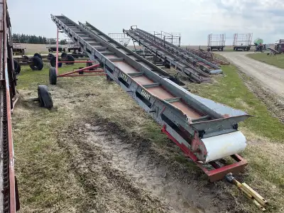 Welcome to Stoneage Equipment Selling this Little Giant 40ft bale elevator.