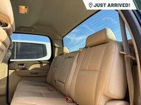Leather Seats, Climate Control, Steering Wheel Audio Controls, Bose Speaker System, Rear Vision Came... (image 7)