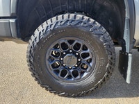 DURAMAX | HEATED & COOLED FRONT BUCKET SEATS | HEATED REAR SEATS | HEATED STEERING WHEEL | SUNROOF |... (image 4)