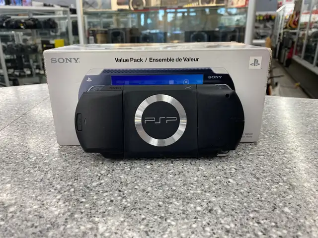 PSP 1001 System Value Pack in Sony PSP & Vita in City of Toronto - Image 3