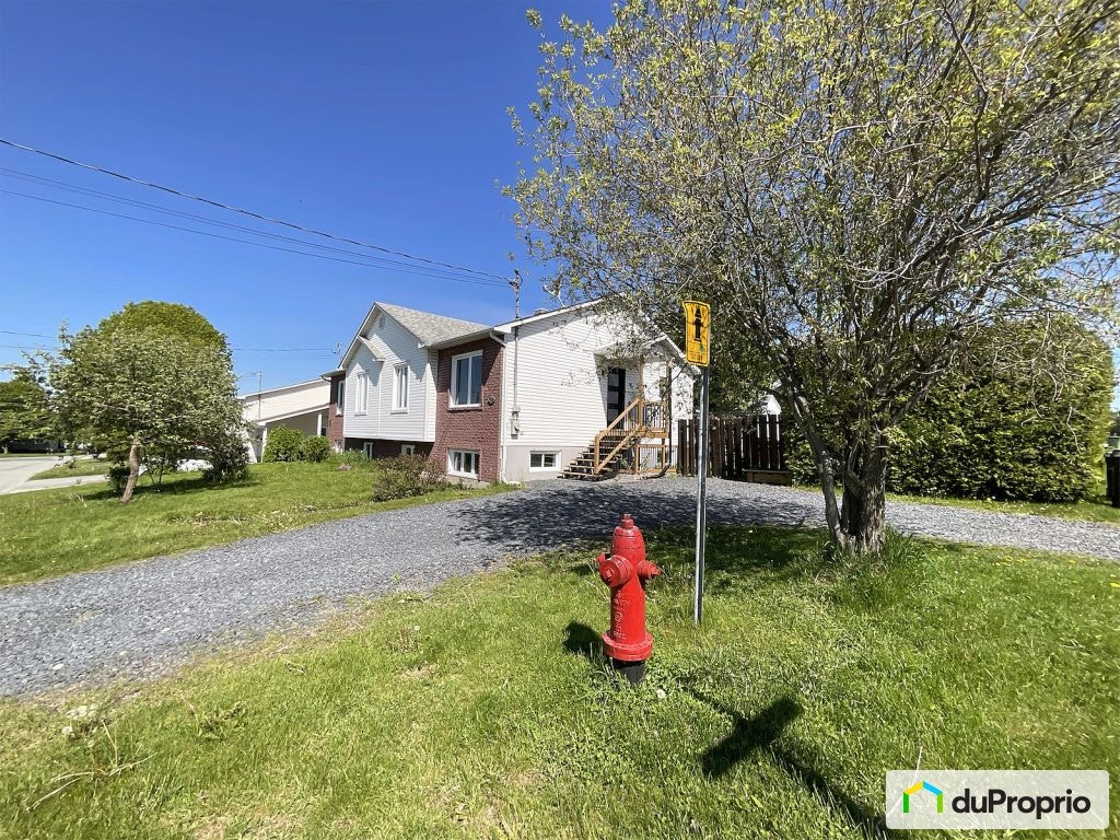 $380,000 - Semi-detached in Sherbrooke (St-Élie-d'Orford) — photo 1