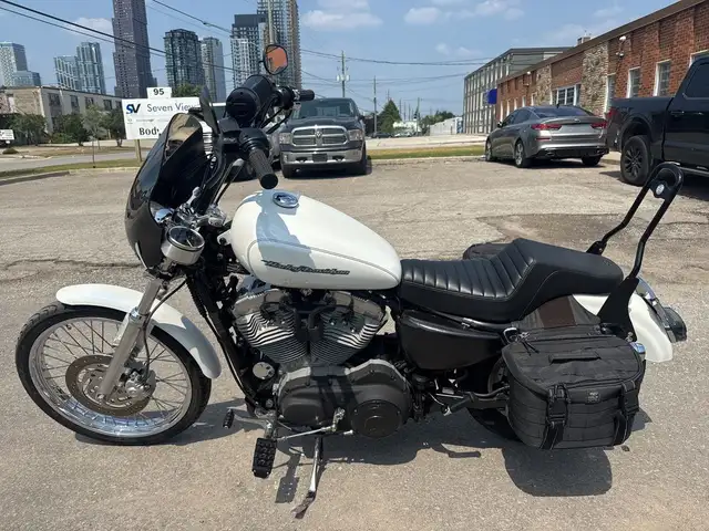 2005 Harley-Davidson Sportster ~ SPORSTER 883 ~ CANADIAN ~ V&H E in Street, Cruisers & Choppers in City of Toronto - Image 3