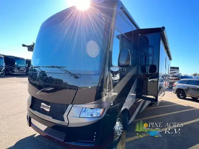 2024 Newmar Bay Star Sport 2912 Gas Full Wall Slide Out+1 more in RVs & Motorhomes in Moncton - Image 6